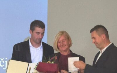 Učiteljica Edita Jakas primila nagradu Općine Tisno